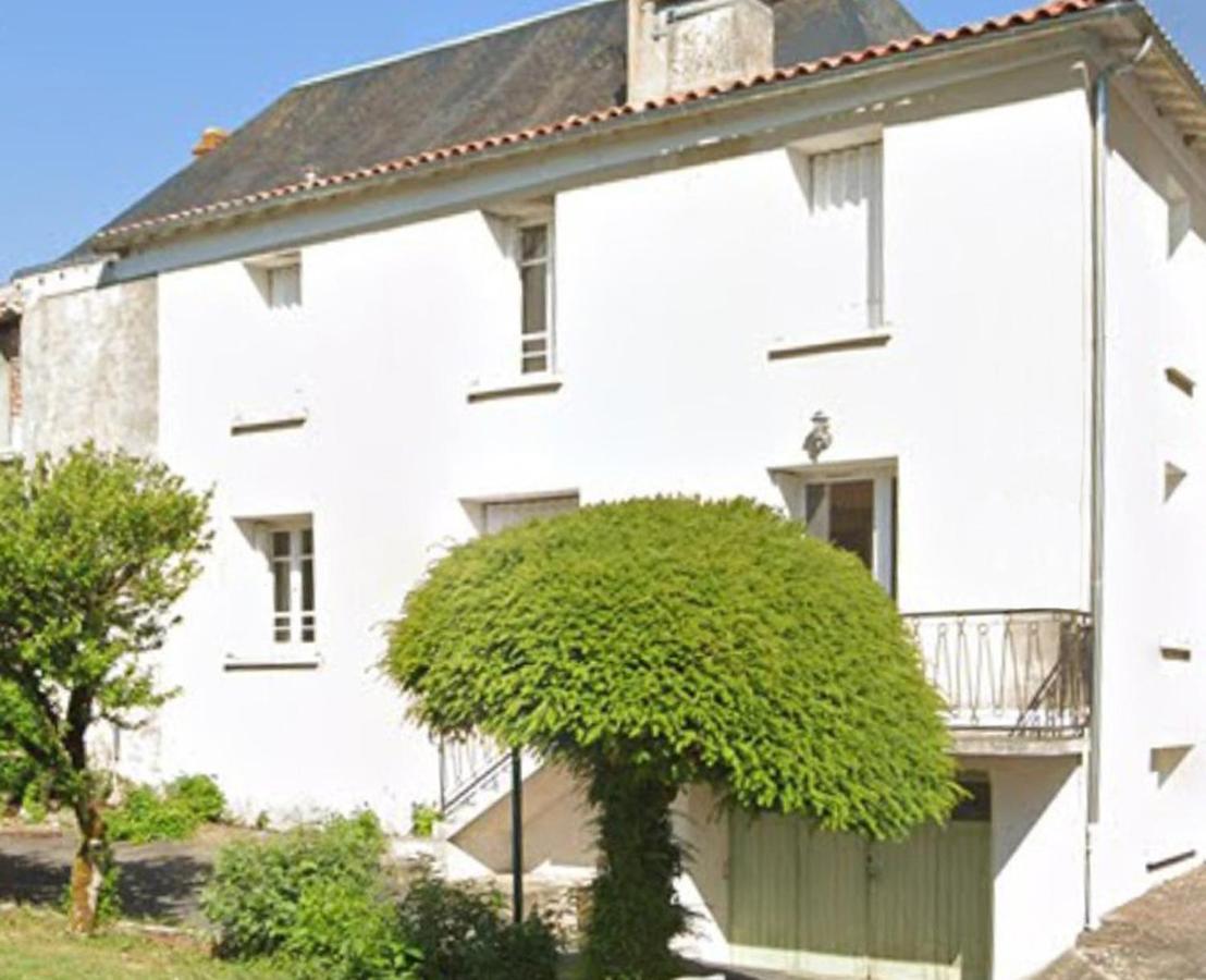 Spacious 3-Bed House In Chateau Garnier Exterior foto